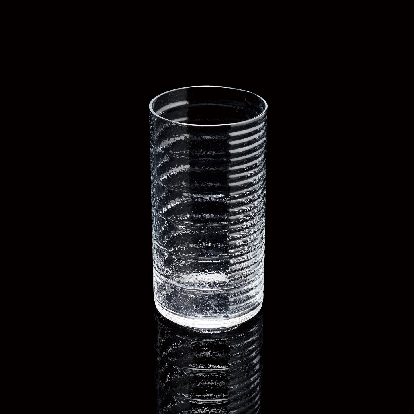 Moyai by Masahiro Mori - Horizontal Lines