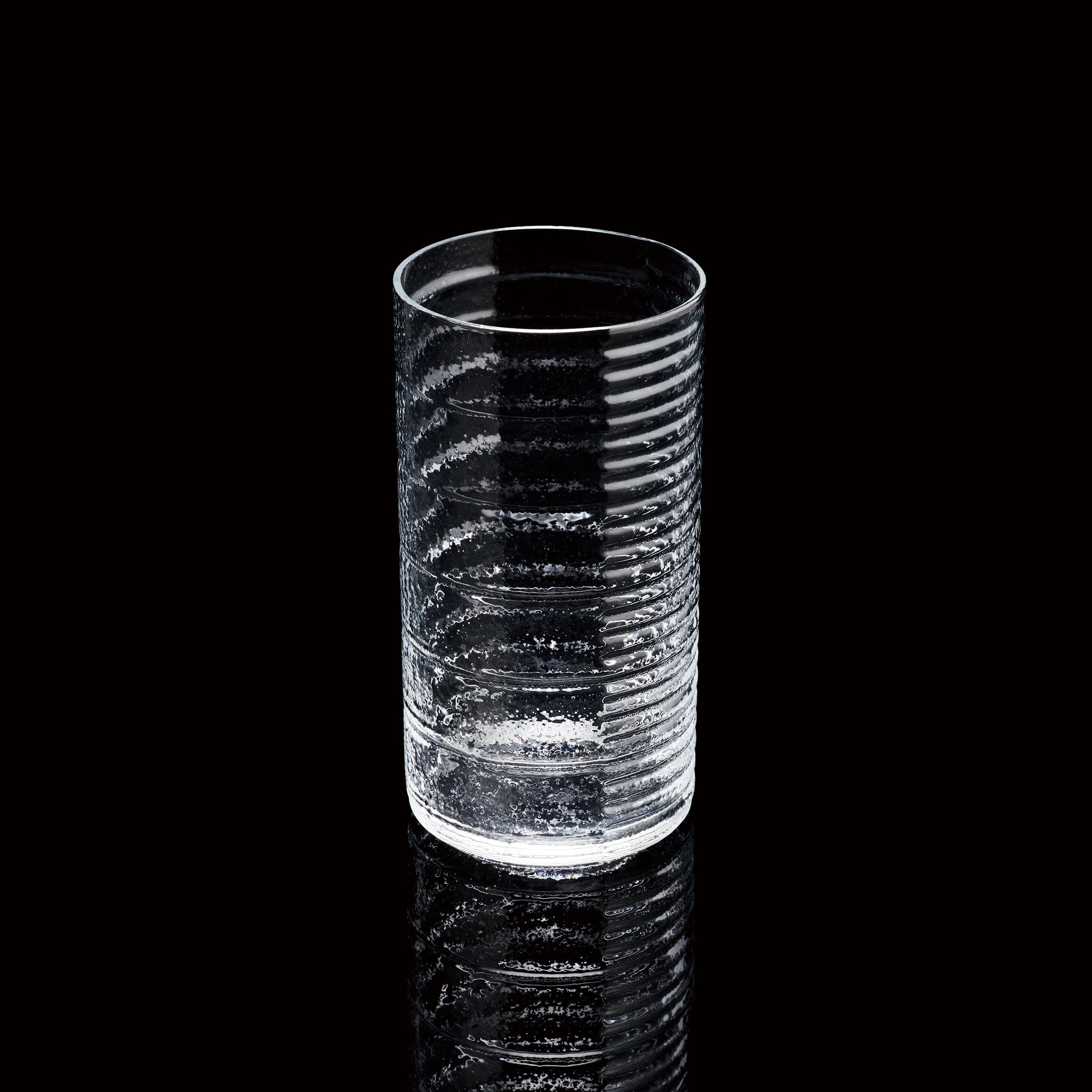 Moyai by Masahiro Mori - Horizontal Lines